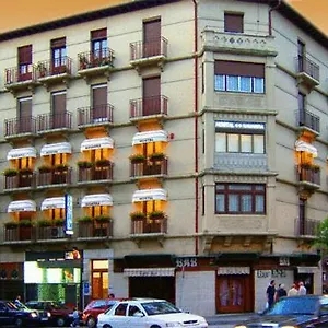 hostal-navarra.biarritzhotels.info/